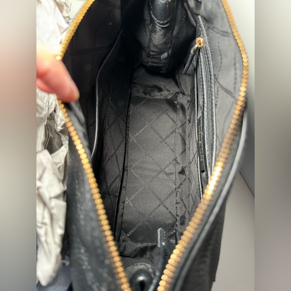 Michael Kors Handbag - Picture 6 of 8